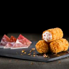 Croquetas de jamón y kikos sin gluten