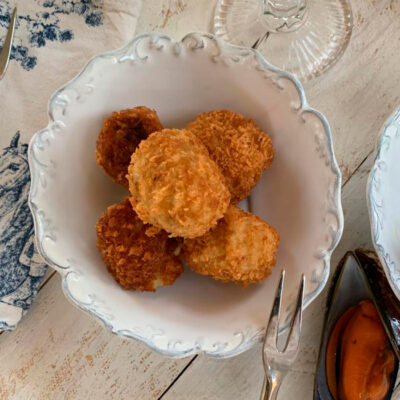 Croqueta de mejillones y albariño